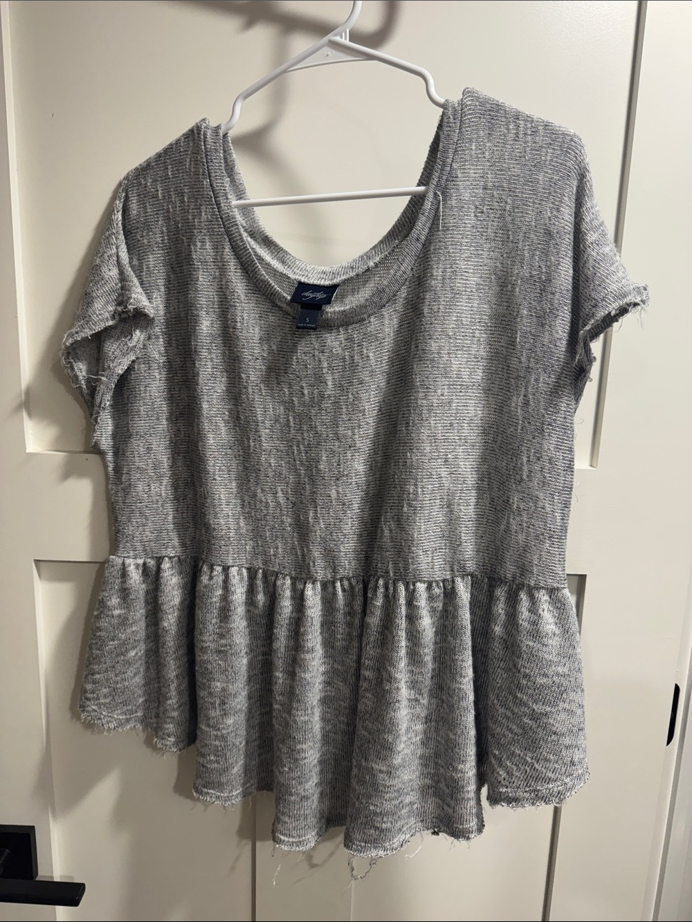 Daytrip Gray Heathered Short-Sleeve Peplum Tunic